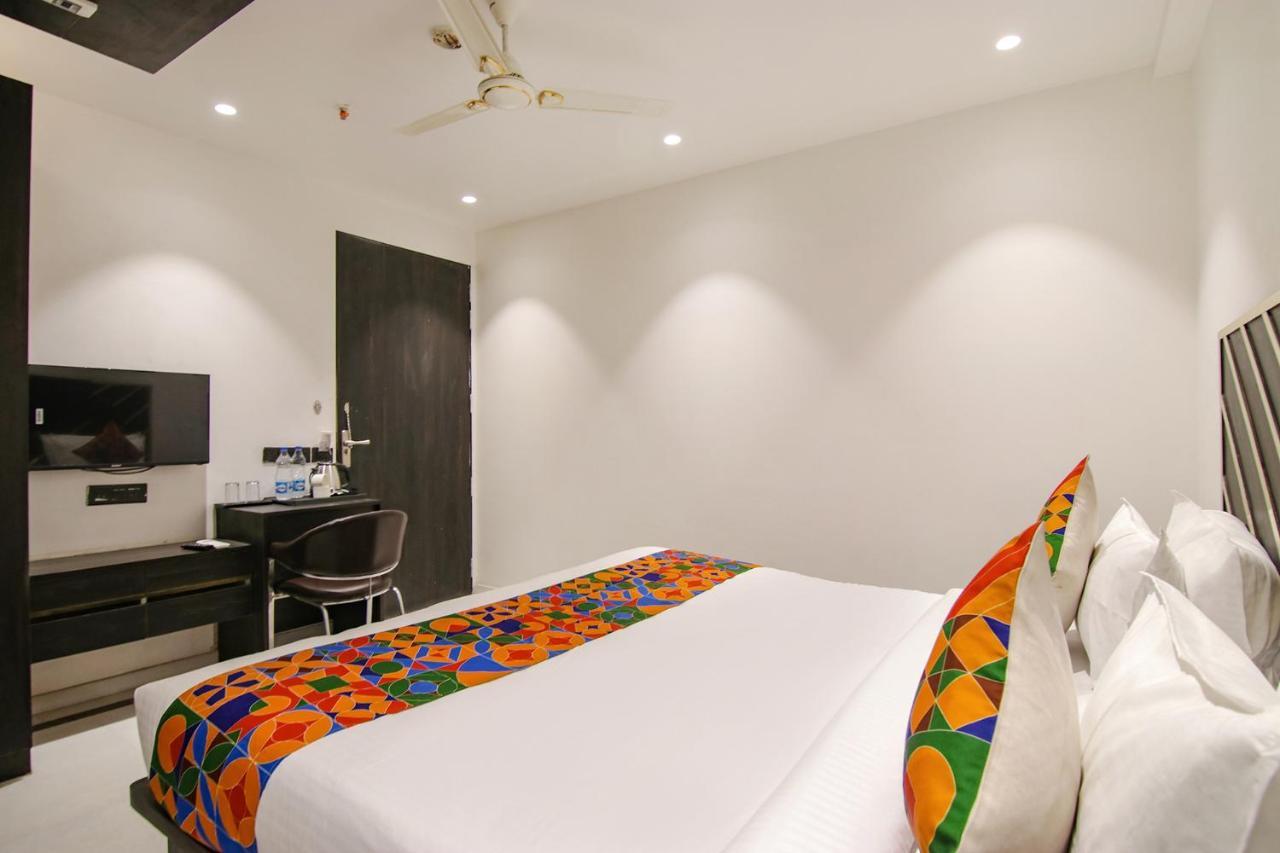 Fabhotel Greysky New Delhi Exterior photo